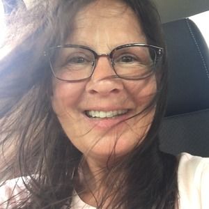 Meet your Posher, Cynthia